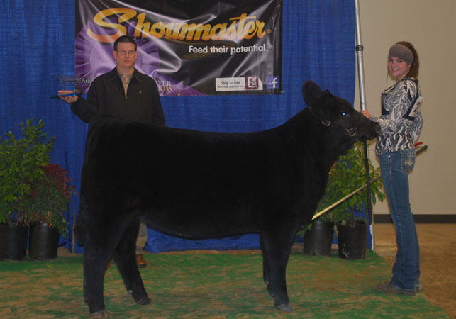 12-champion-commercial-heifer-mjc-showmaster-classic-brossard-family